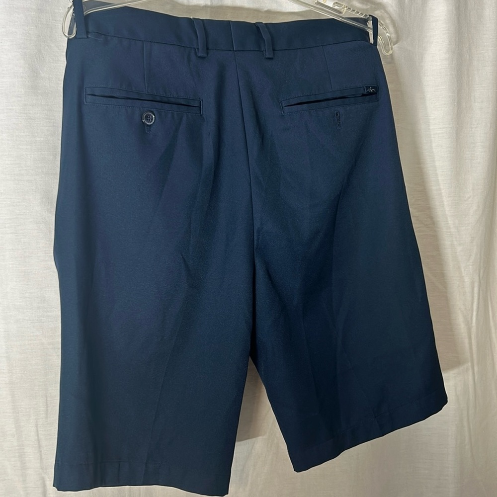 Size 32 Greg Norman shorts